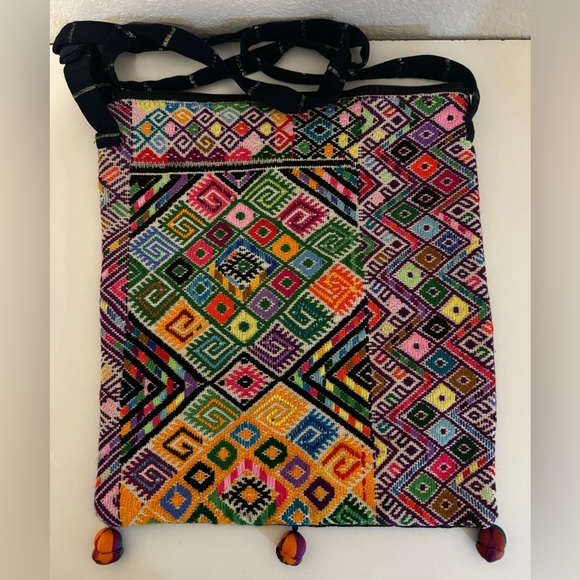 KOLAVAL Embroidered Crossbody Bag Multicolor NEW - Picture 1 of 5
